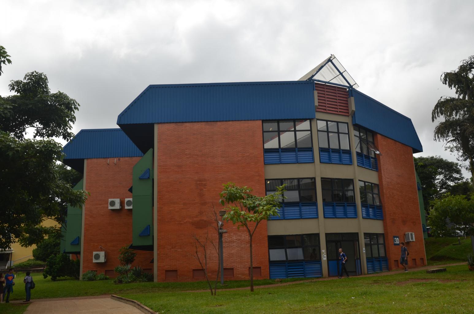 Faculdade de Direito promove aula magna e celebra 65 anos de história ...